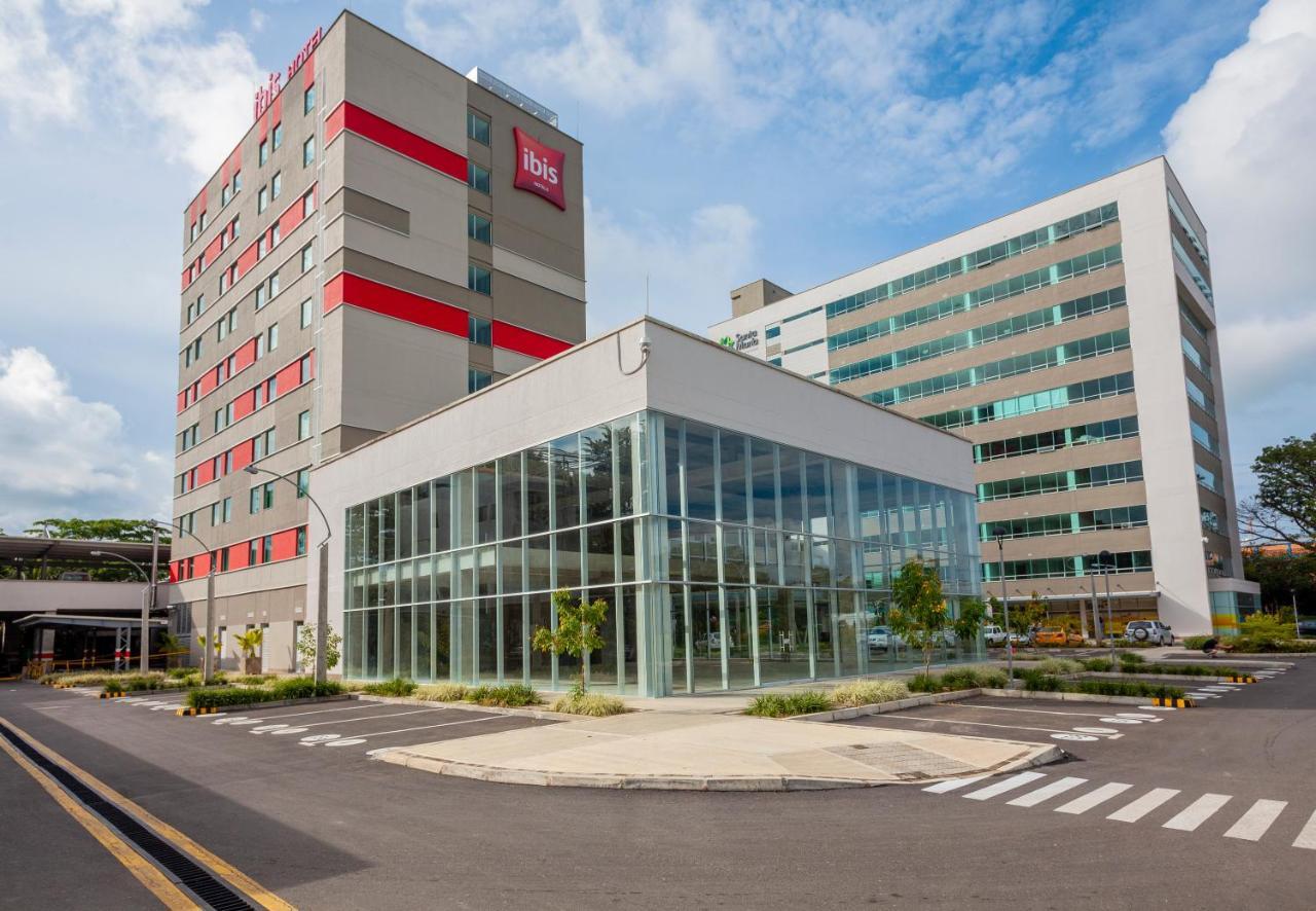 Ibis Apartadó Kültér fotó