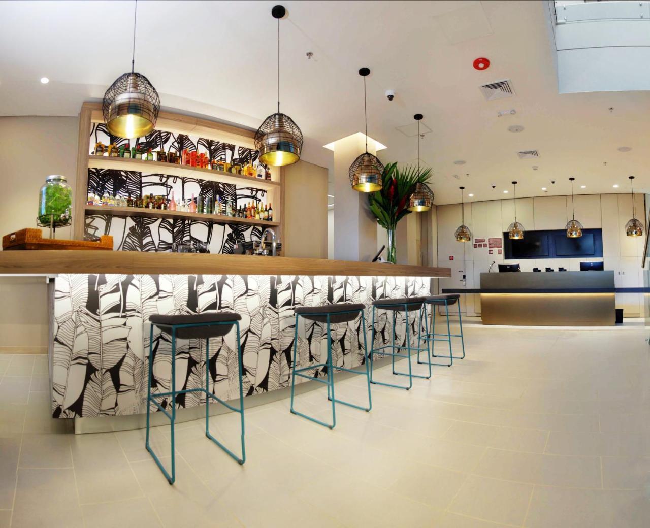 Ibis Apartadó Kültér fotó