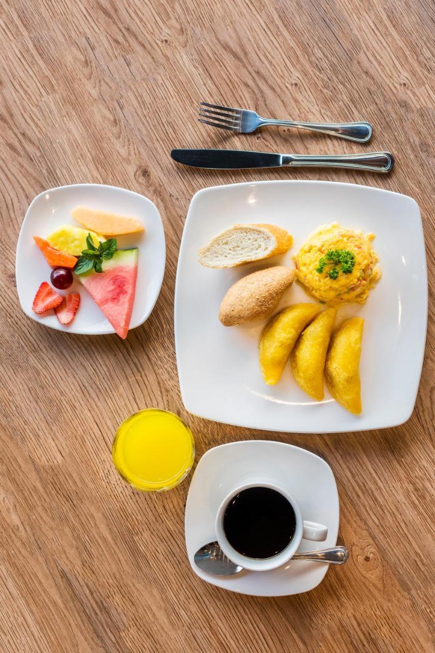 Ibis Apartadó Kültér fotó